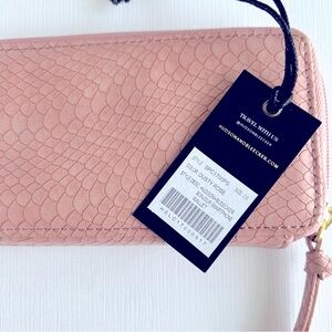 Hudson and Bleecker smart phone wallet